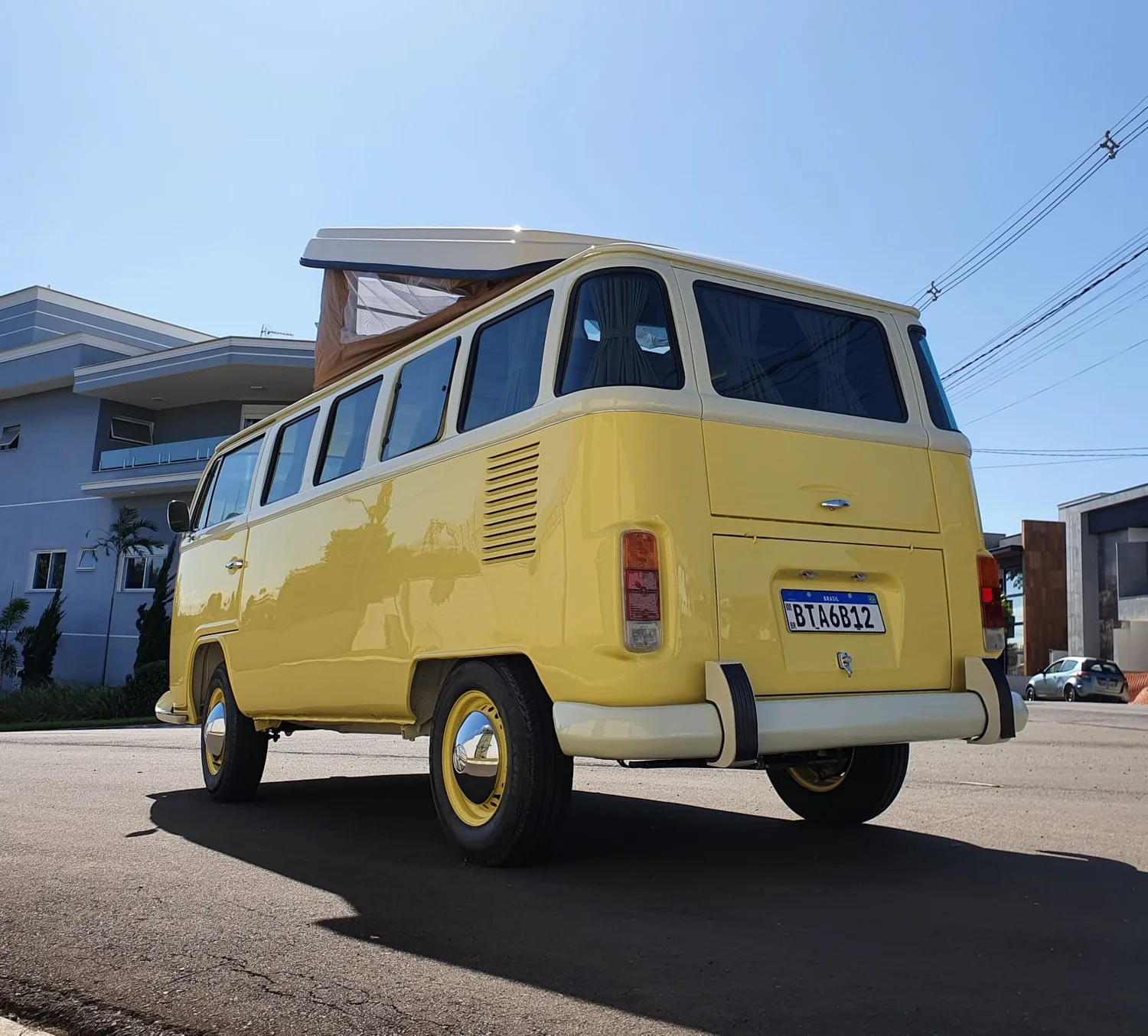 VW T2 baywindow bus camper van 1985 — Brazilian Classic Cars
